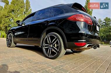Внедорожник / Кроссовер Porsche Cayenne 2013 в 