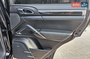 Внедорожник / Кроссовер Porsche Cayenne 2013 в 