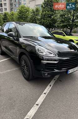 Внедорожник / Кроссовер Porsche Cayenne 2016 в 
