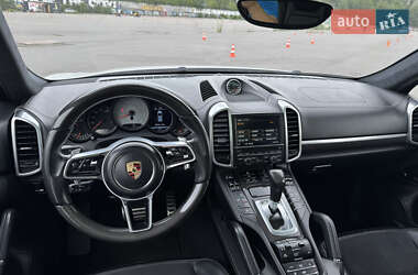 Позашляховик / Кросовер Porsche Cayenne 2015 в 