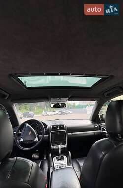 Внедорожник / Кроссовер Porsche Cayenne 2004 в 