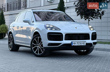 Внедорожник / Кроссовер Porsche Cayenne 2020 в 