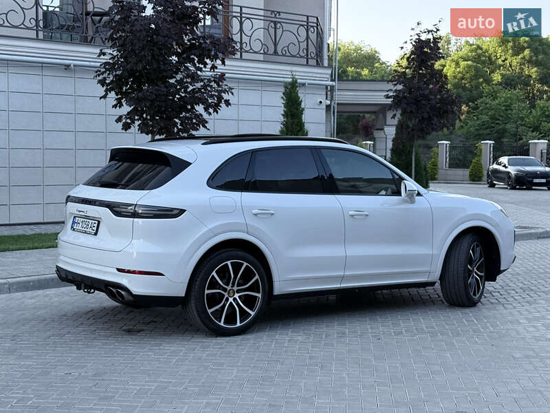 Внедорожник / Кроссовер Porsche Cayenne 2019 в Одессе