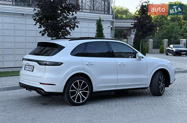 Внедорожник / Кроссовер Porsche Cayenne 2020 в 