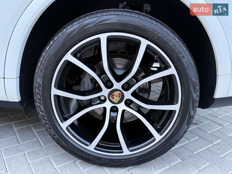 Внедорожник / Кроссовер Porsche Cayenne 2019 в Одессе