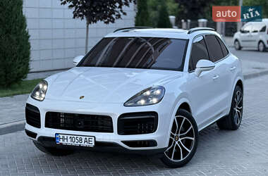 Внедорожник / Кроссовер Porsche Cayenne 2020 в 