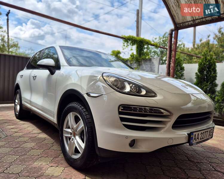 Позашляховик / Кросовер Porsche Cayenne 2013 в Запоріжжі
