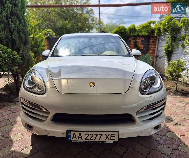 Позашляховик / Кросовер Porsche Cayenne 2013 в Запоріжжі