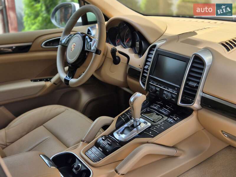 Позашляховик / Кросовер Porsche Cayenne 2013 в Запоріжжі