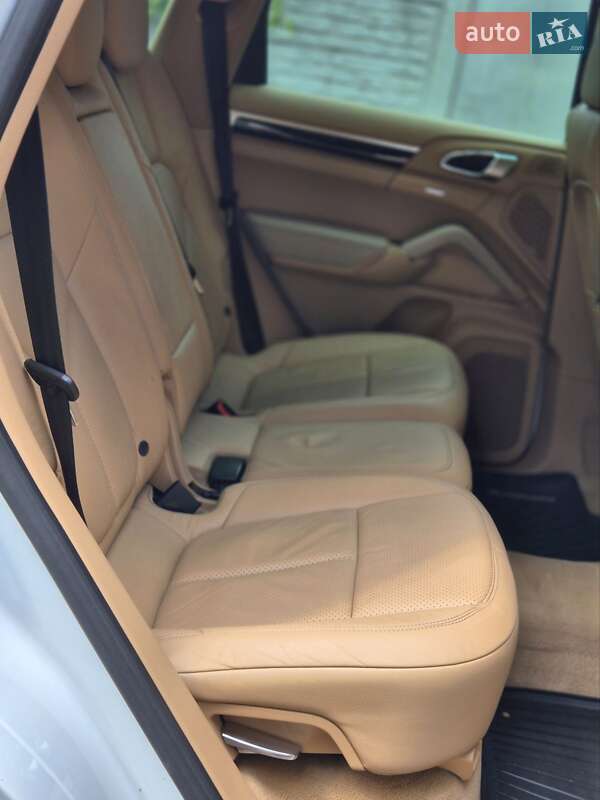 Позашляховик / Кросовер Porsche Cayenne 2013 в Запоріжжі