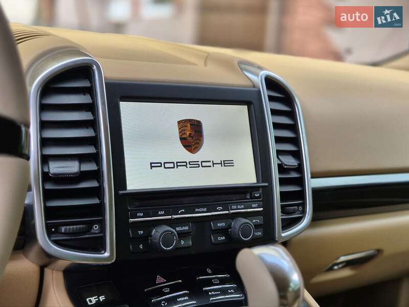 Позашляховик / Кросовер Porsche Cayenne 2013 в Запоріжжі