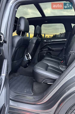 Внедорожник / Кроссовер Porsche Cayenne 2015 в 