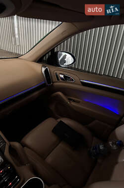 Внедорожник / Кроссовер Porsche Cayenne 2012 в 