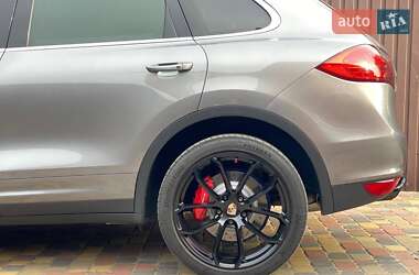 Внедорожник / Кроссовер Porsche Cayenne 2010 в 