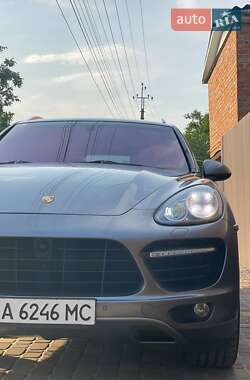 Внедорожник / Кроссовер Porsche Cayenne 2010 в 