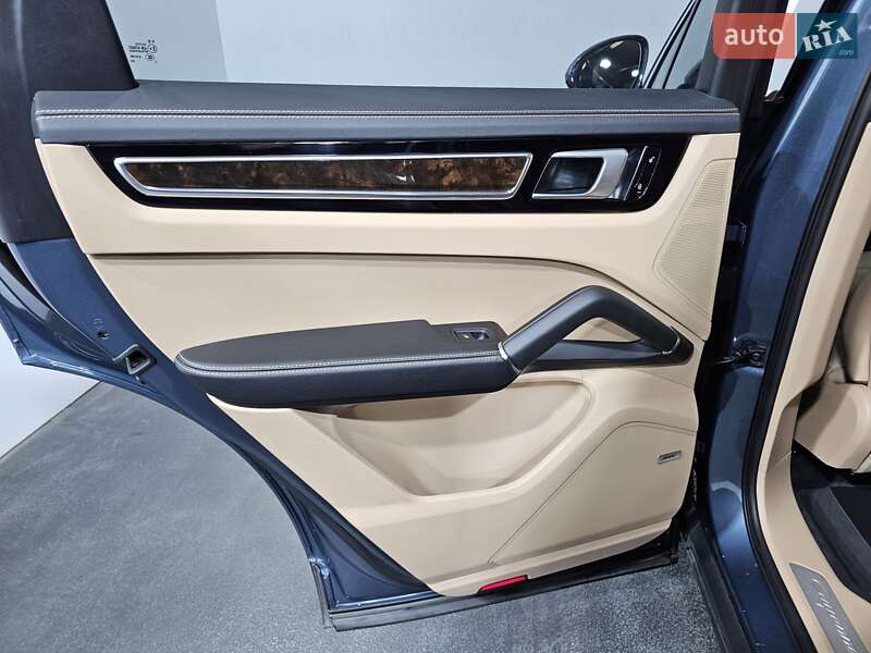 Внедорожник / Кроссовер Porsche Cayenne 2018 в Киеве фото 13 Внедорожник / Кроссовер Porsche Cayenne 2018 в Киеве