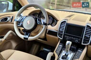Позашляховик / Кросовер Porsche Cayenne 2013 в 
