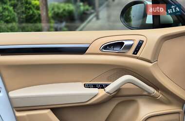 Позашляховик / Кросовер Porsche Cayenne 2013 в 