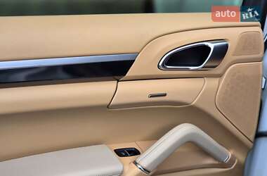 Позашляховик / Кросовер Porsche Cayenne 2013 в 