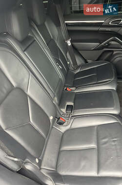 Внедорожник / Кроссовер Porsche Cayenne 2013 в 