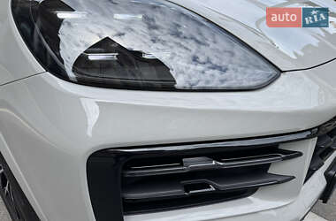 Позашляховик / Кросовер Porsche Cayenne 2024 в 
