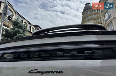 Позашляховик / Кросовер Porsche Cayenne 2024 в 
