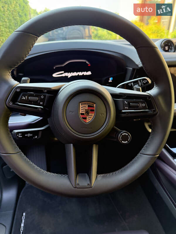 Внедорожник / Кроссовер Porsche Cayenne 2024 в Ужгороде