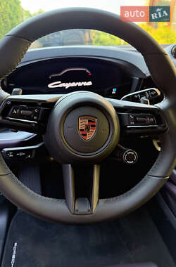 Внедорожник / Кроссовер Porsche Cayenne 2024 в 