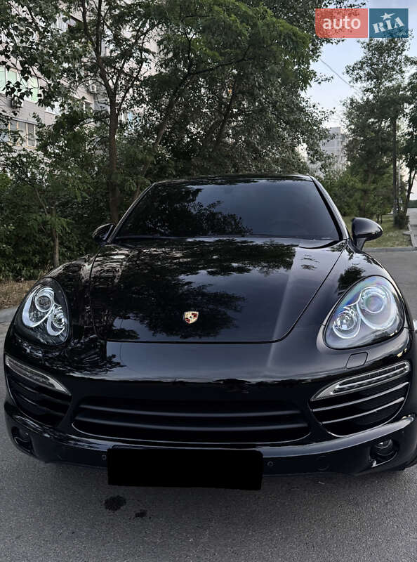 Внедорожник / Кроссовер Porsche Cayenne 2012 в Каменском