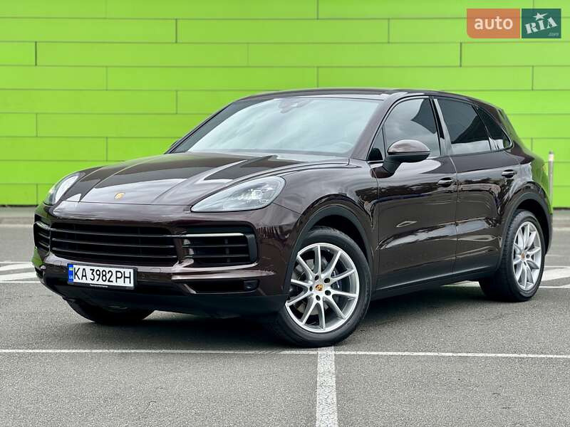 Внедорожник / Кроссовер Porsche Cayenne 2018 в 