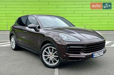 Внедорожник / Кроссовер Porsche Cayenne 2018 в 