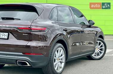 Внедорожник / Кроссовер Porsche Cayenne 2018 в 