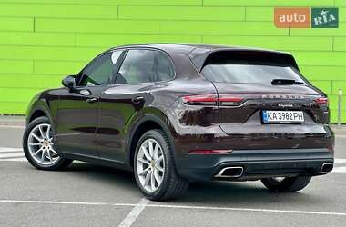 Внедорожник / Кроссовер Porsche Cayenne 2018 в 