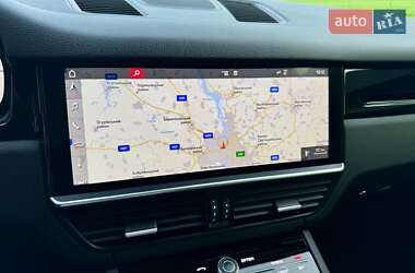 Внедорожник / Кроссовер Porsche Cayenne 2018 в 