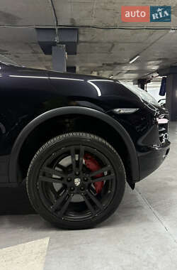 Внедорожник / Кроссовер Porsche Cayenne 2011 в 