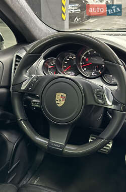 Внедорожник / Кроссовер Porsche Cayenne 2011 в 