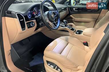 Внедорожник / Кроссовер Porsche Cayenne 2019 в 