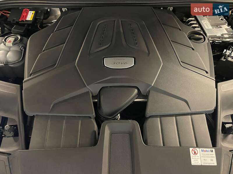 Внедорожник / Кроссовер Porsche Cayenne 2019 в Киеве