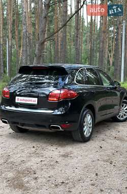 Внедорожник / Кроссовер Porsche Cayenne 2014 в 