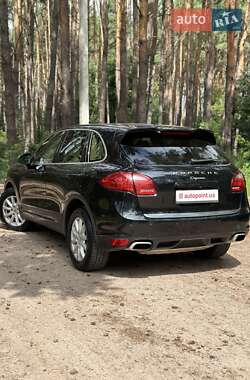 Внедорожник / Кроссовер Porsche Cayenne 2014 в 