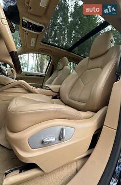 Внедорожник / Кроссовер Porsche Cayenne 2014 в 