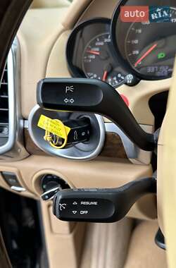 Внедорожник / Кроссовер Porsche Cayenne 2014 в 