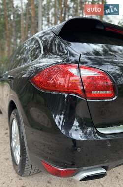 Внедорожник / Кроссовер Porsche Cayenne 2014 в 