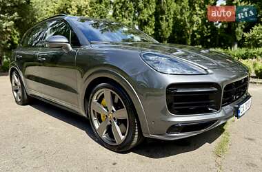 Позашляховик / Кросовер Porsche Cayenne 2022 в 