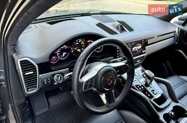 Позашляховик / Кросовер Porsche Cayenne 2022 в 