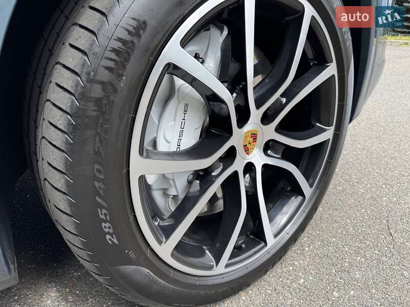 Внедорожник / Кроссовер Porsche Cayenne 2019 в Киеве