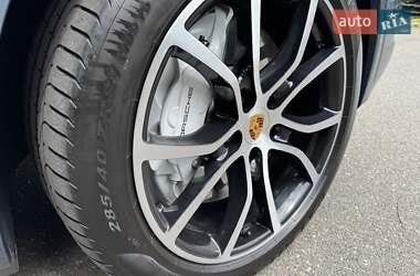 Внедорожник / Кроссовер Porsche Cayenne 2019 в 