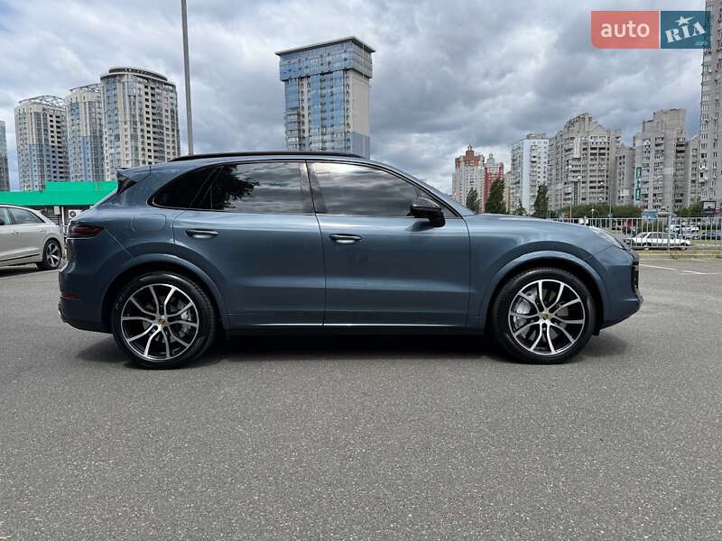 Внедорожник / Кроссовер Porsche Cayenne 2019 в Киеве