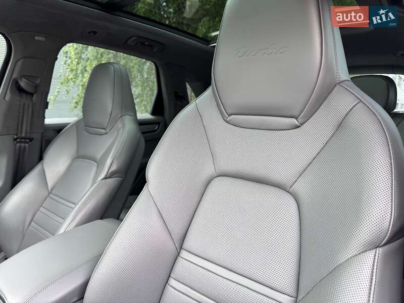 Внедорожник / Кроссовер Porsche Cayenne 2019 в Киеве
