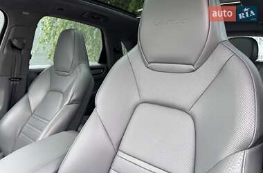 Внедорожник / Кроссовер Porsche Cayenne 2019 в 